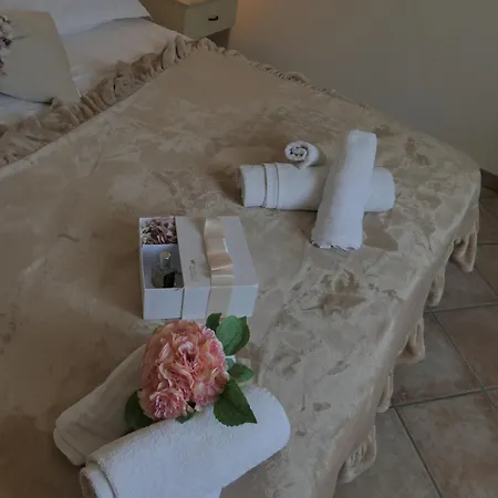 Luna Bed and Breakfast *